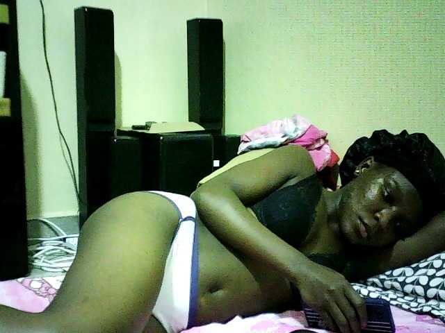 Sweetebonny live cam on BongaCams