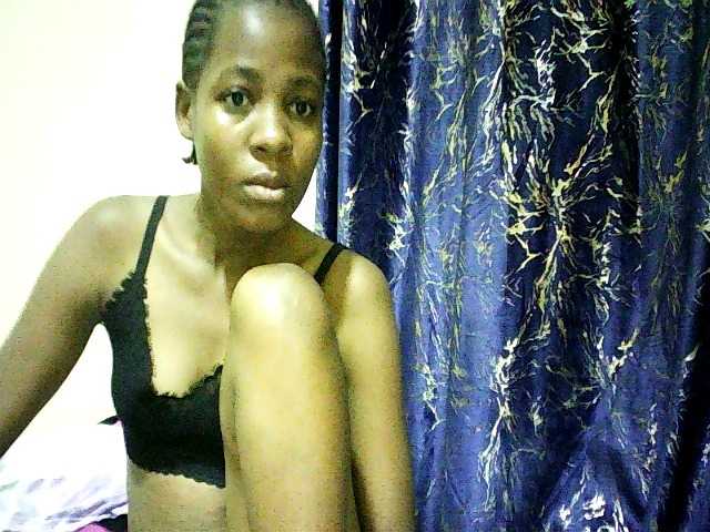 Sweetebonny live cam on BongaCams