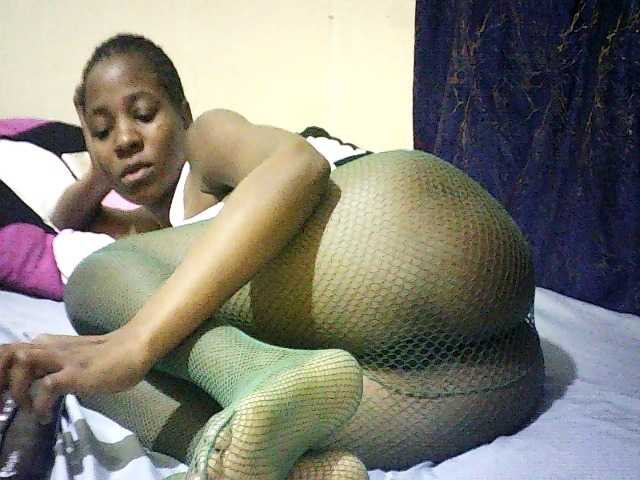 Sweetebonny live cam on BongaCams