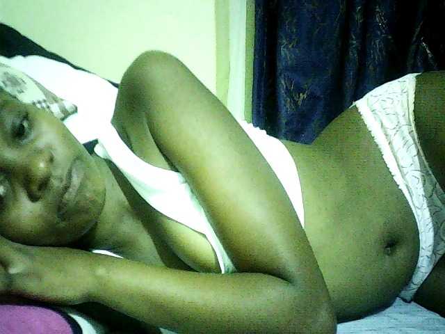 Sweetebonny live cam on BongaCams