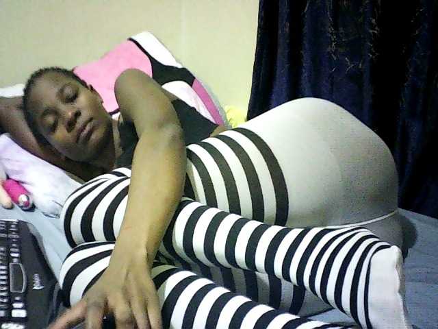 Sweetebonny live cam on BongaCams