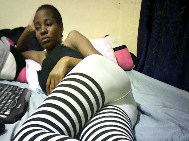 Sweetebonny live cam on BongaCams