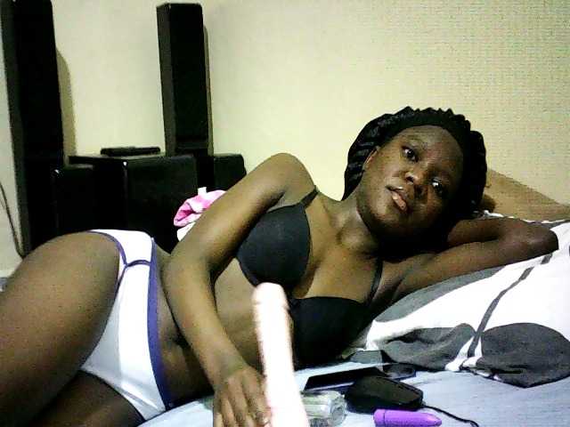 Sweetebonny live cam on BongaCams