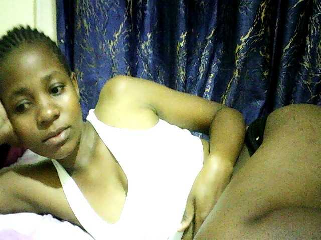 Sweetebonny live cam on BongaCams