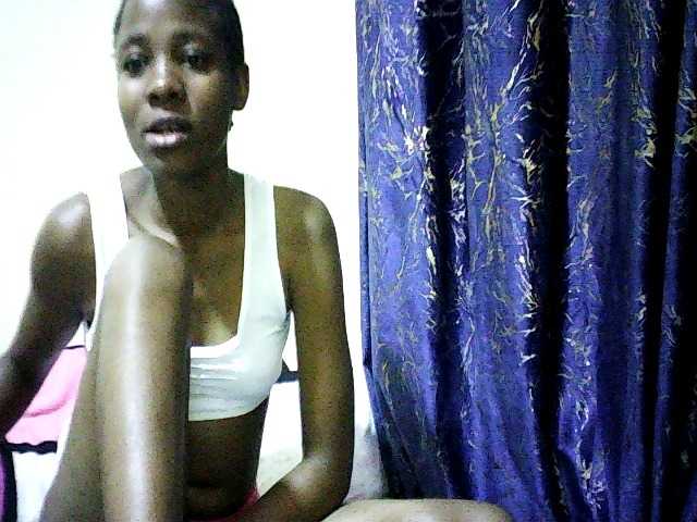 Sweetebonny live cam on BongaCams