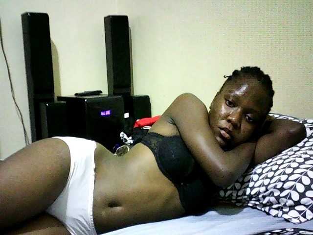 Sweetebonny live cam on BongaCams