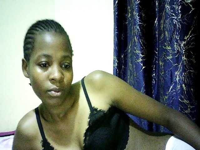 Sweetebonny live cam on BongaCams