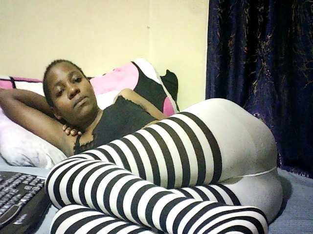 Sweetebonny live cam on BongaCams