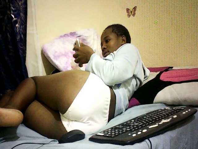 Sweetebonny live cam on BongaCams