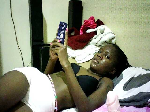 Sweetebonny live cam on BongaCams