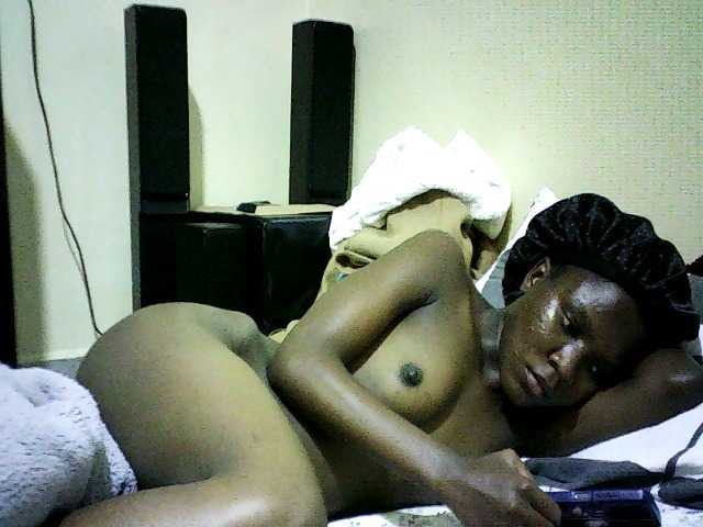 Sweetebonny live cam on BongaCams