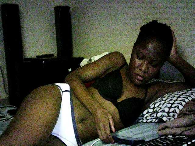 Sweetebonny live cam on BongaCams