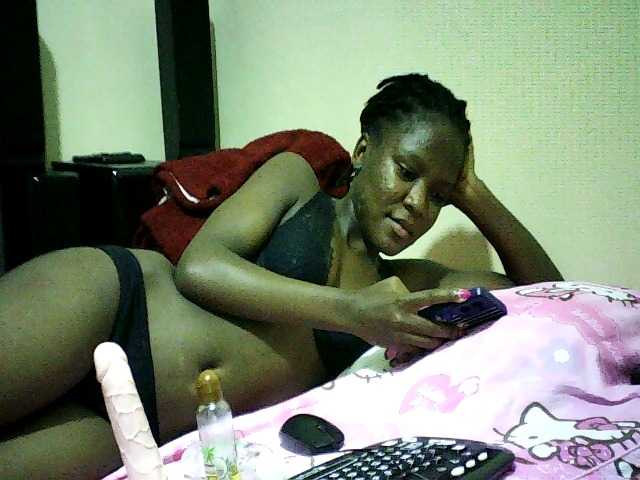 Sweetebonny live cam on BongaCams