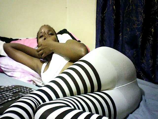 Sweetebonny live cam on BongaCams