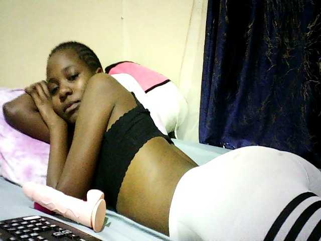 Sweetebonny live cam on BongaCams