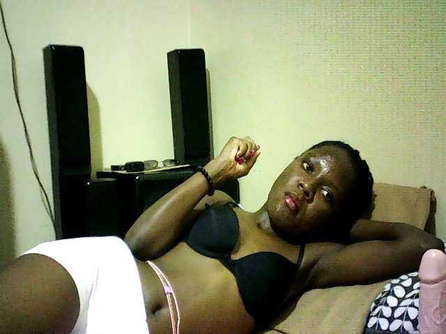 Sweetebonny live cam on BongaCams