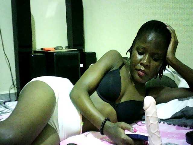 Sweetebonny live cam on BongaCams