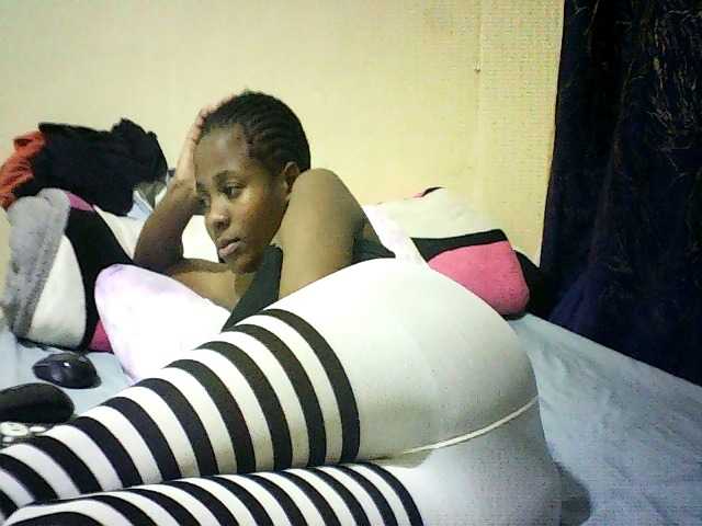 Sweetebonny live cam on BongaCams