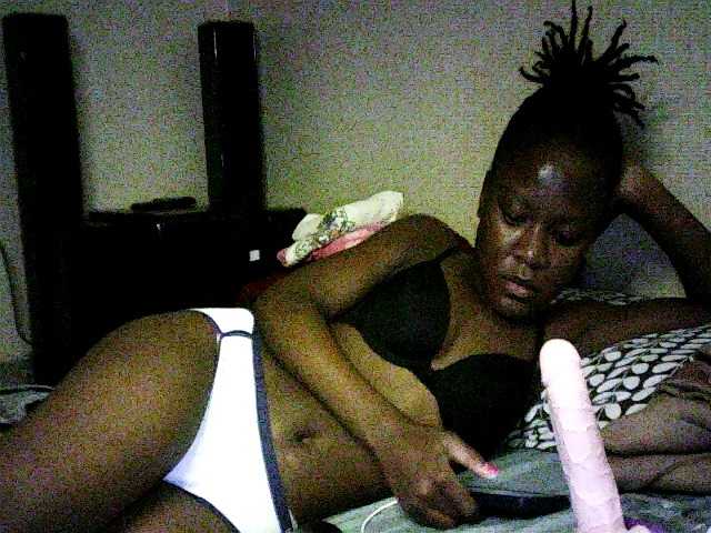 Sweetebonny live cam on BongaCams