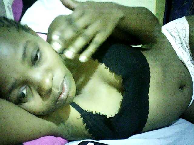 Sweetebonny live cam on BongaCams