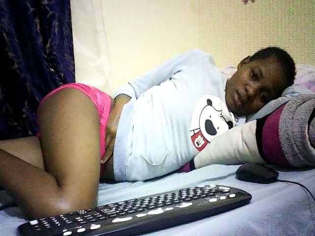 Sweetebonny live cam on BongaCams