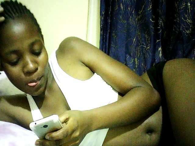 Sweetebonny live cam on BongaCams