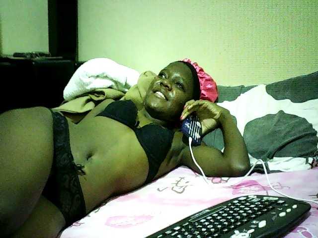 Sweetebonny live cam on BongaCams