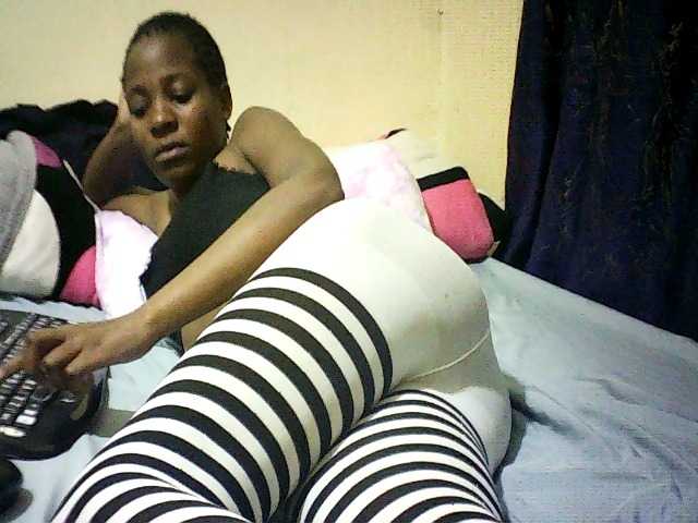 Sweetebonny live cam on BongaCams