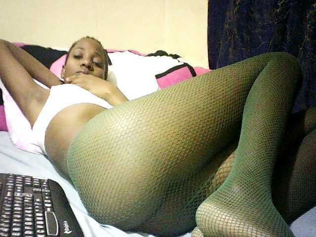 Sweetebonny live cam on BongaCams