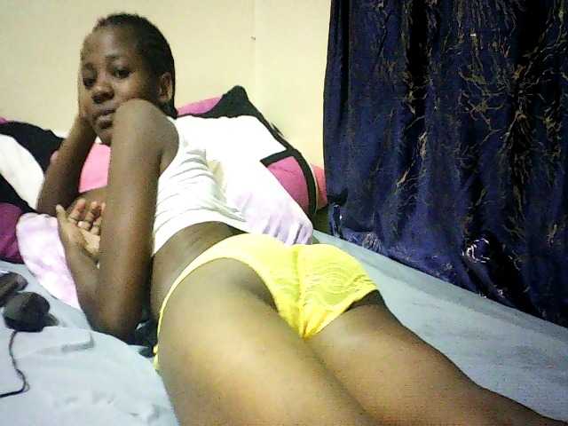 Sweetebonny live cam on BongaCams