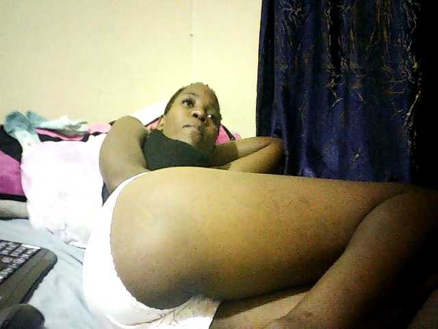 Sweetebonny live cam on BongaCams