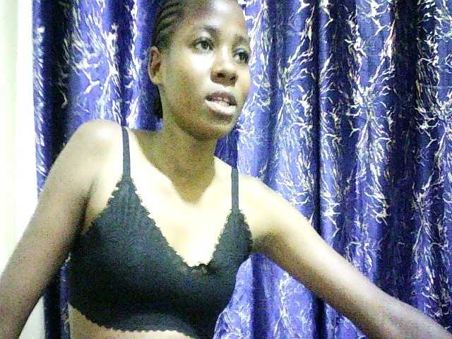 Sweetebonny live cam on BongaCams