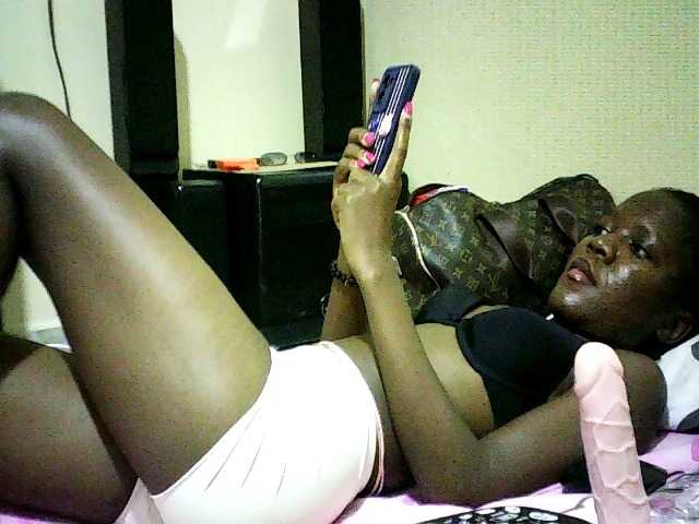 Sweetebonny live cam on BongaCams