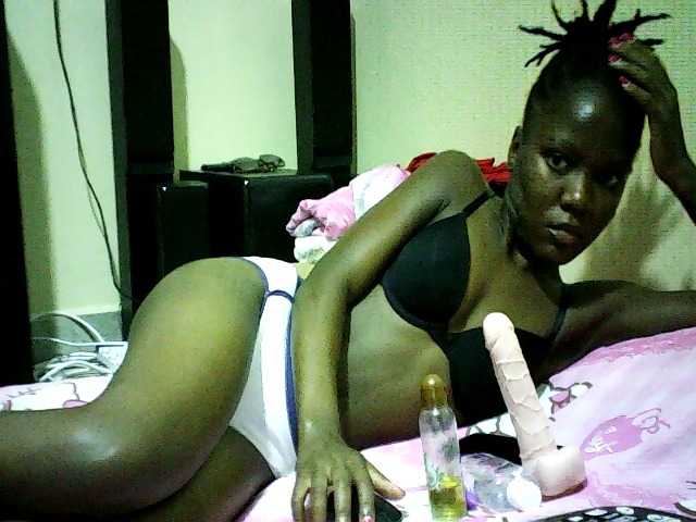 Sweetebonny live cam on BongaCams