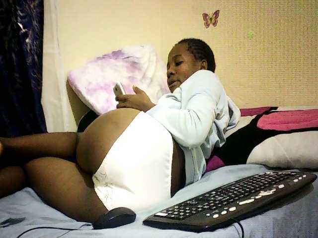 Sweetebonny live cam on BongaCams