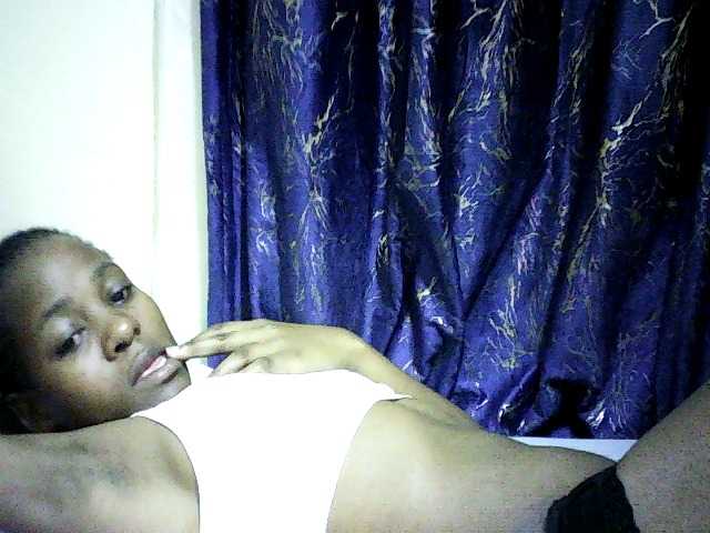 Sweetebonny live cam on BongaCams