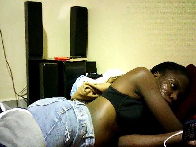 Sweetebonny live cam on BongaCams