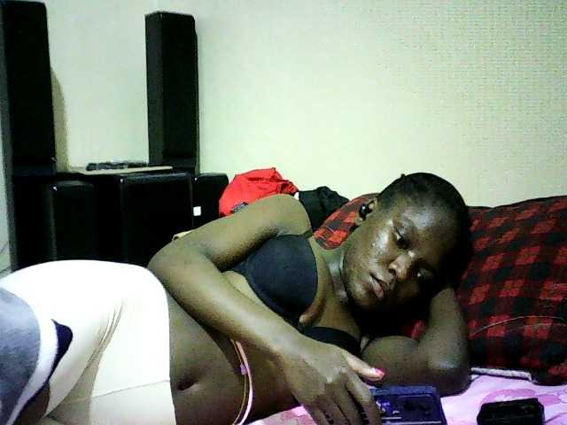 Sweetebonny live cam on BongaCams