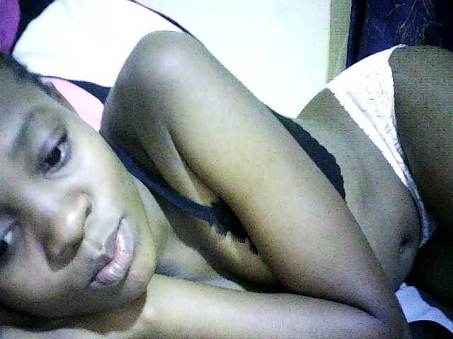 Sweetebonny live cam on BongaCams