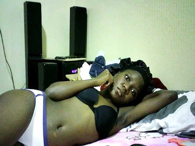 Sweetebonny live cam on BongaCams