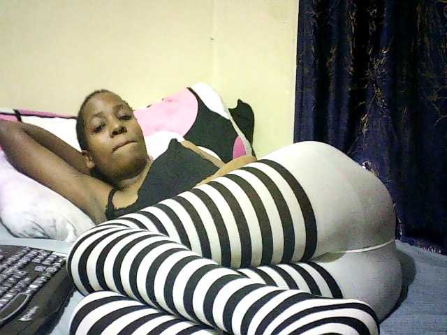 Sweetebonny live cam on BongaCams