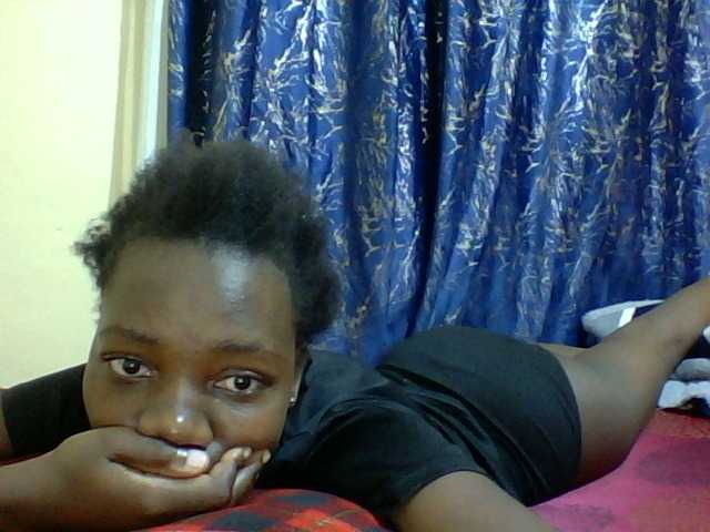 Sweetebonny live cam on BongaCams