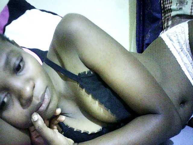 Sweetebonny live cam on BongaCams