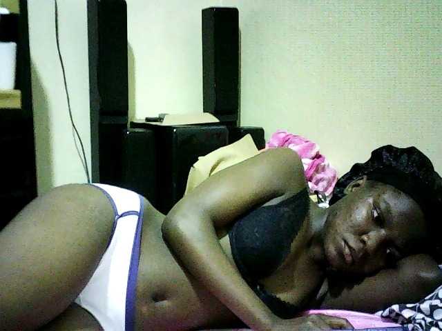 Sweetebonny live cam on BongaCams