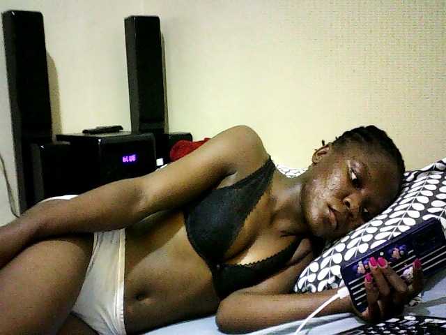 Sweetebonny live cam on BongaCams