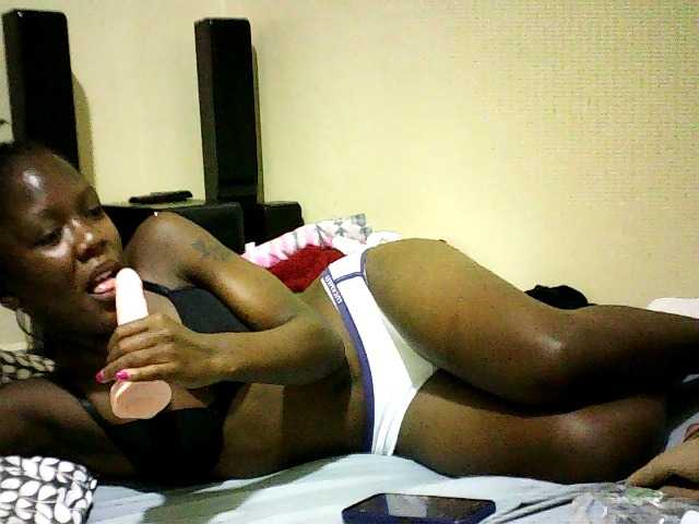 Sweetebonny live cam on BongaCams