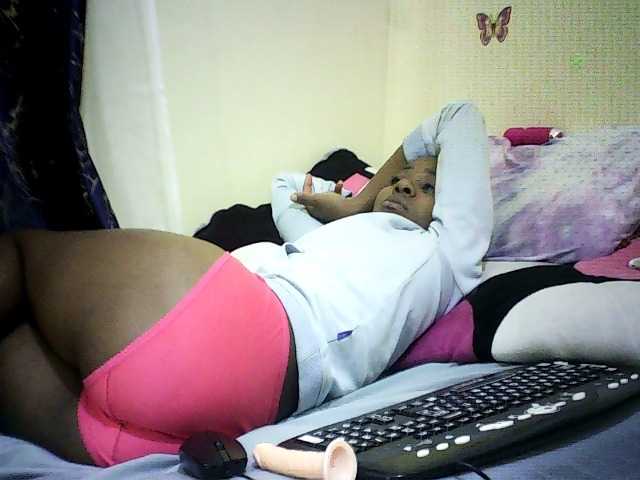Sweetebonny live cam on BongaCams