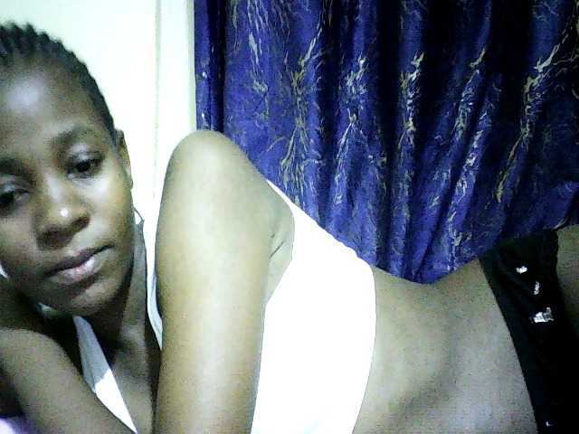 Sweetebonny live cam on BongaCams