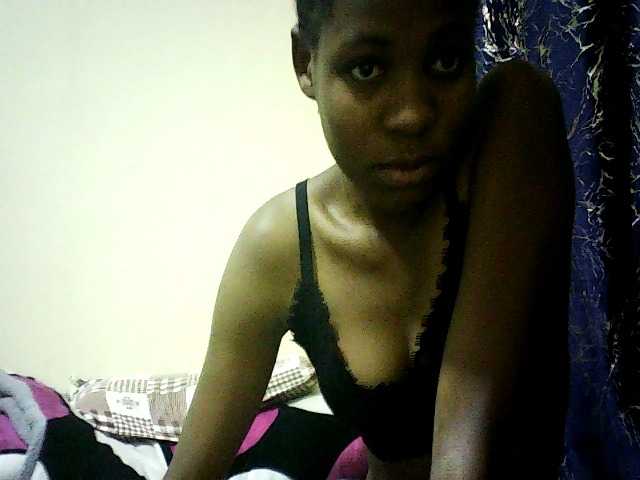Sweetebonny live cam on BongaCams