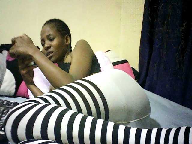Sweetebonny live cam on BongaCams